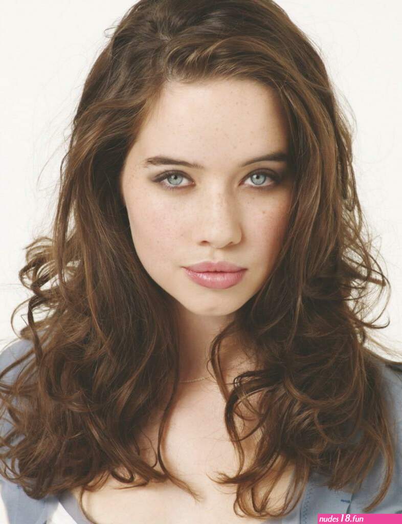 Anna Popplewell Nude Pic Onlyfans Leaks 